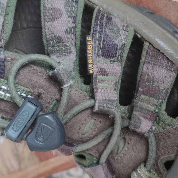 Keen sandals. - Picture 4 of 5